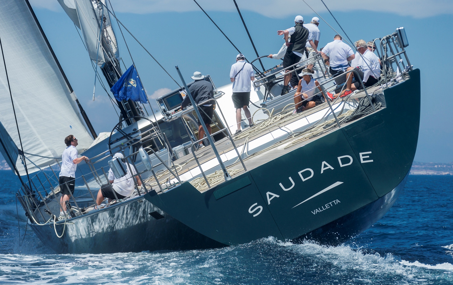SUPERYACHT PRONTI PER IL GRAN FINALE - News - Yacht Club Costa Smeralda